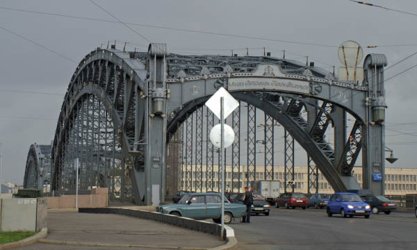 Sankt Petersburg_Bolsoj Ochtinskij Most_2005a